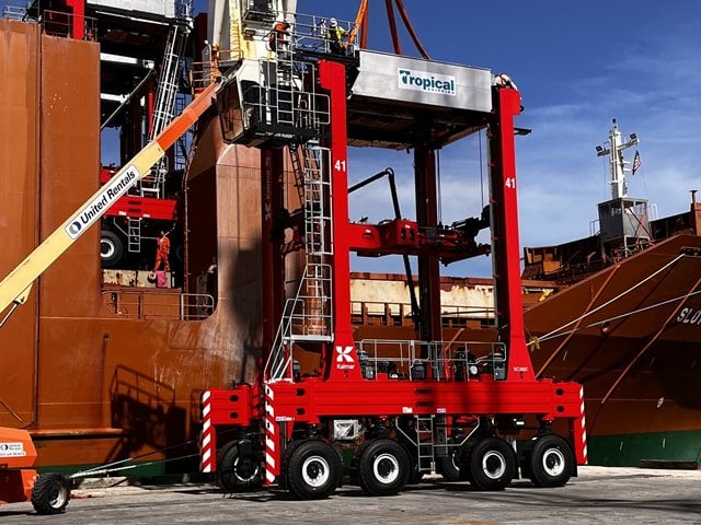 Tropical Shipping takes delivery of new Kalmar Straddle Carriers